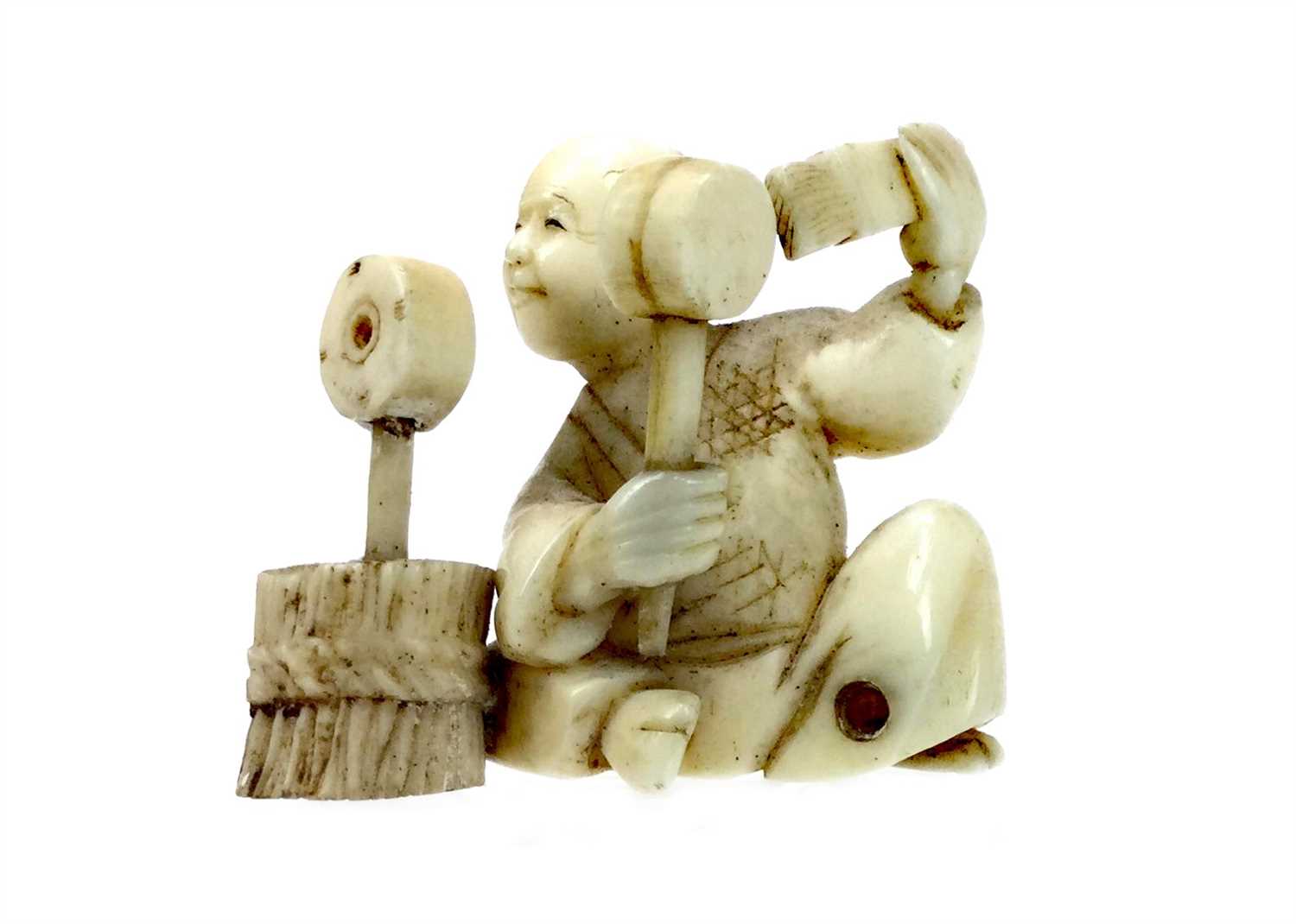 Lot 1080 - AN EARLY 20TH CENTURY JAPANESE IVORY CARVING