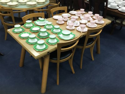 Lot 269 - A MODERN DINING TABLE AND FOUR CHAIRS