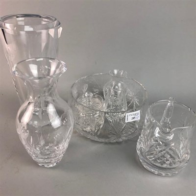 Lot 285 - A LOT OF DECORATIVE CRYSTAL AND GLASS