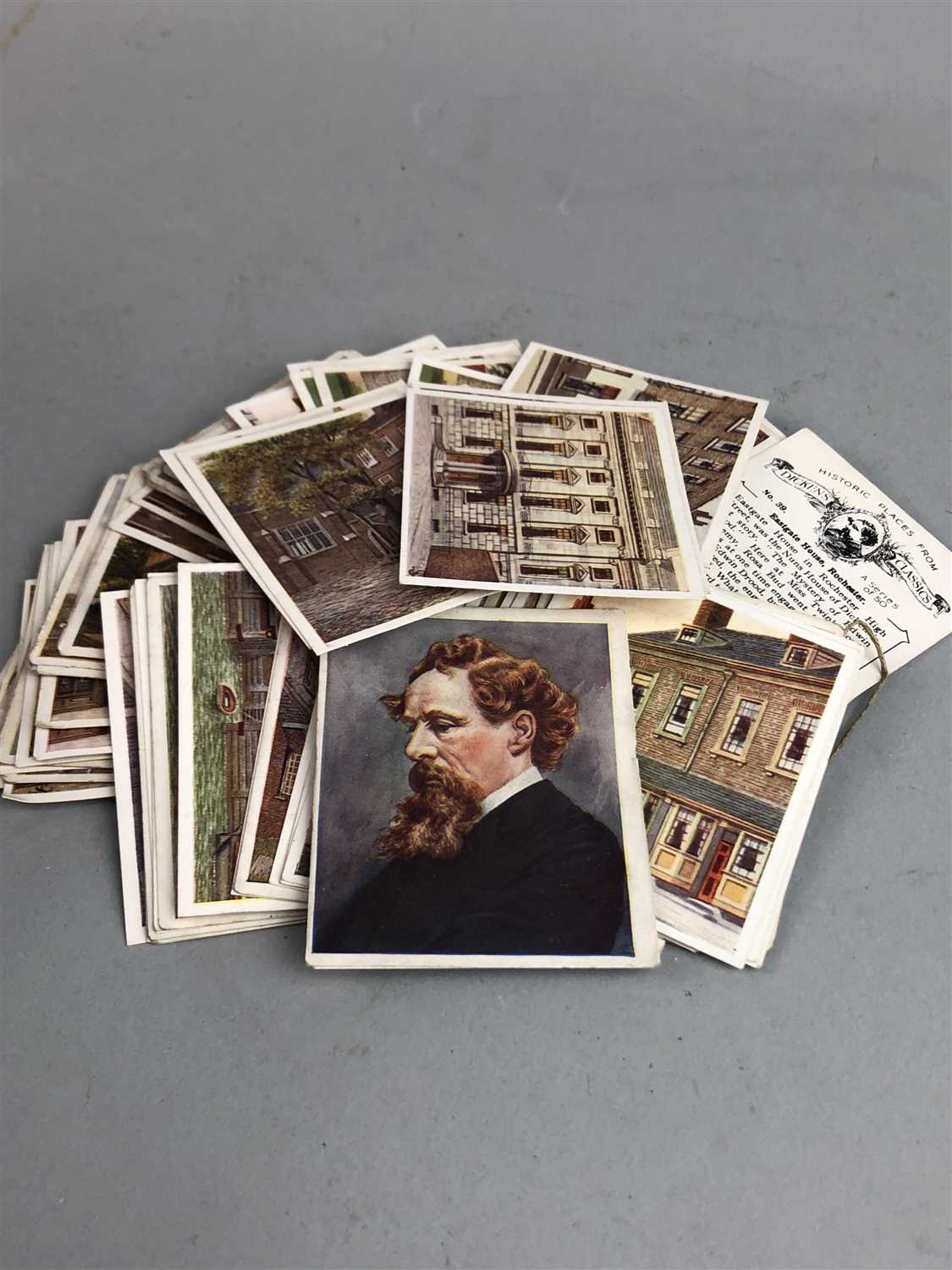 Lot 102 - A LOT OF CIGARETTE CARDS
