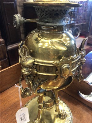 Lot 1545 - A VICTORIAN BRASS OIL LAMP