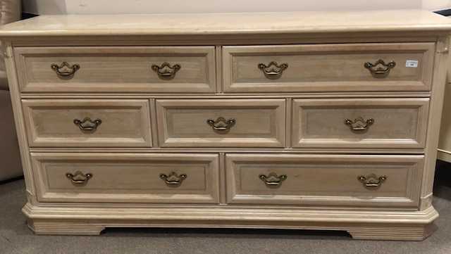 Lot 298 - A MODERN CHEST OF SEVEN DRAWERS