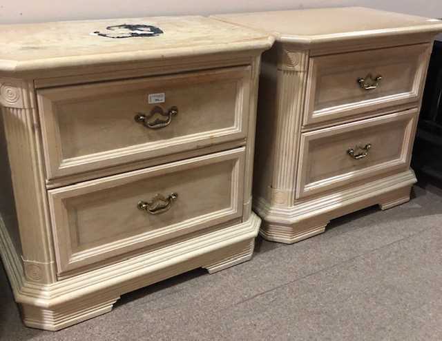 Lot 306 - A PAIR OF MODERN BEDSIDE CHESTS
