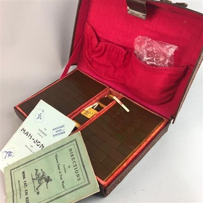 Lot 392 - A MAHJONG SET IN FITTED CASE