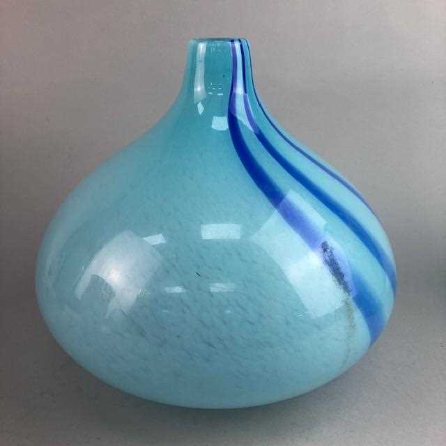 Lot 181 - A LOT OF FIVE BLUE ART GLASS VASES