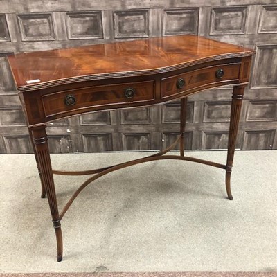 Lot 413 - AN INLAID MAHOGANY SIDE TABLE