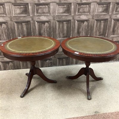 Lot 417 - A PAIR OF CIRCULAR MAHOGANY OCCASIONAL TABLES