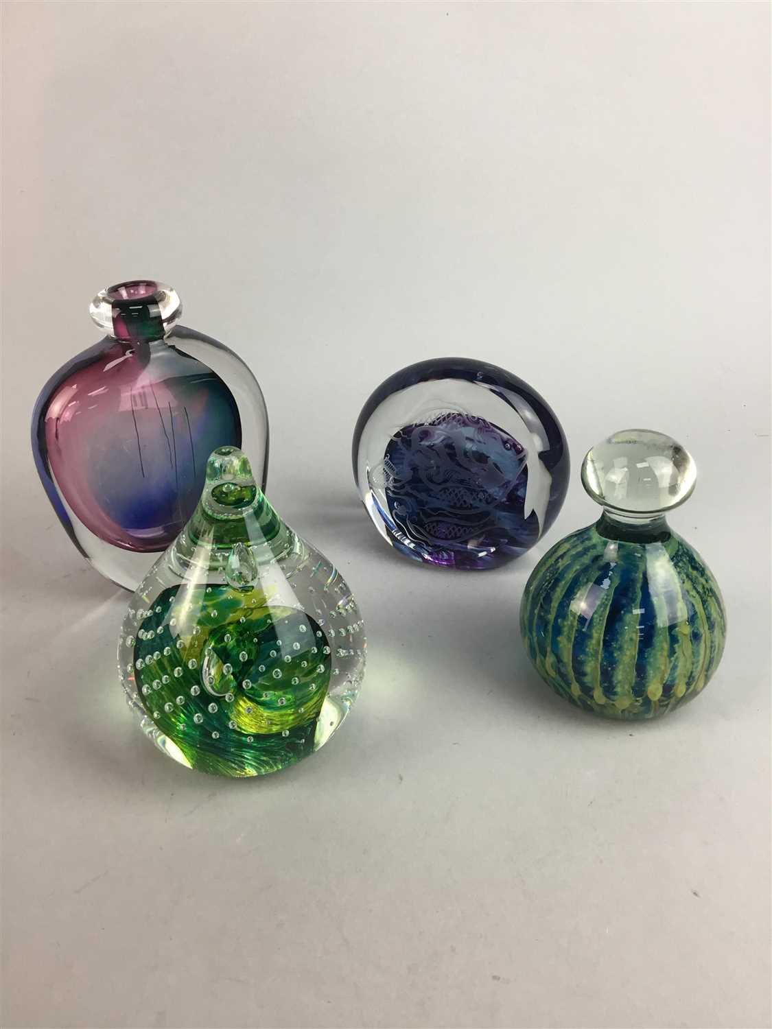 Lot 230 - A GROUP OF VARIOUS PAPERWEIGHTS