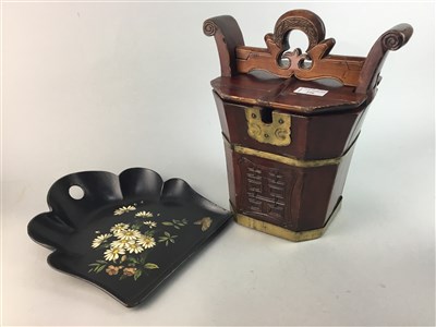 Lot 256 - A CHINESE WOODEN TUB AND A CRUMB SCOOP AND BRUSH