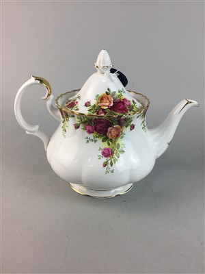 Lot 333 - A ROYAL ALBERT OLD COUNTRY ROSES TEA SERVICE