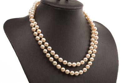 Lot 151 - A PEARL NECKLACE