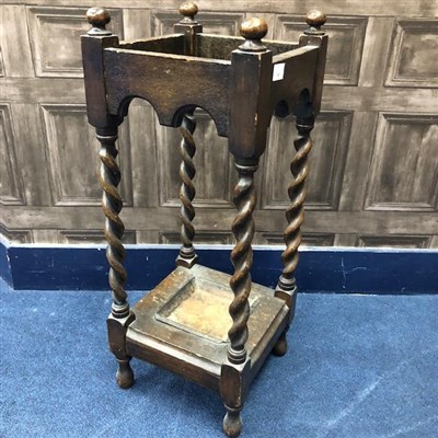 Lot 501 - AN OAK STICK STAND