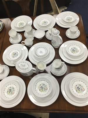 Lot 335 - A SUSIE COOPER DINNER SERVICE