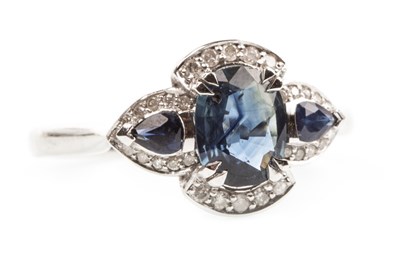 Lot 80A - A SAPPHIRE AND DIAMOND RING