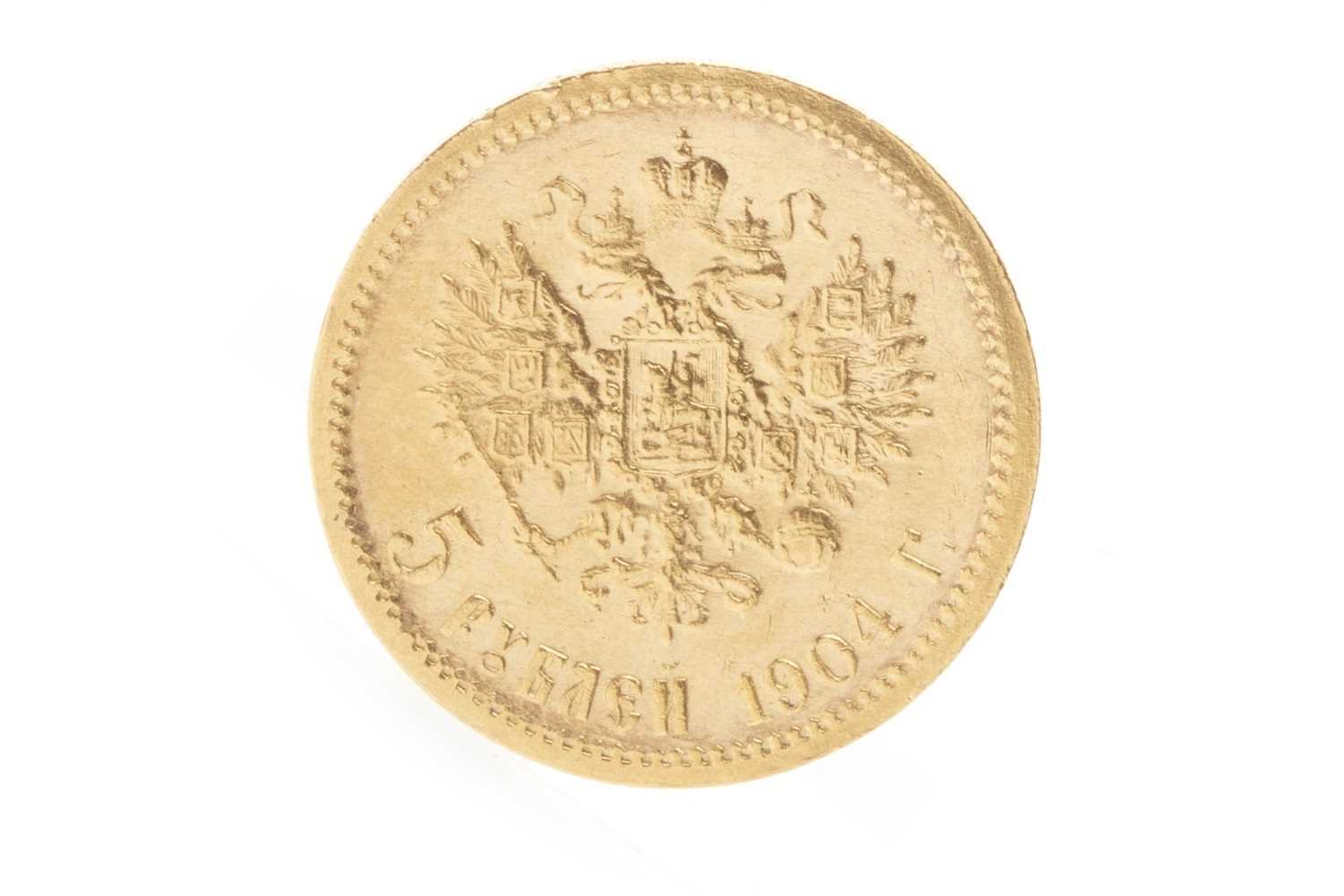 Lot 577 - A RUSSIAN GOLD 5 RUBLES COIN, 1904