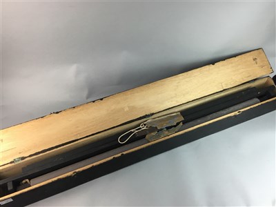 Lot 130 - AN EARLY 20TH CENTURY PROJECTOR SCREEN IN WOODEN CASE AND TWO GUN CASES