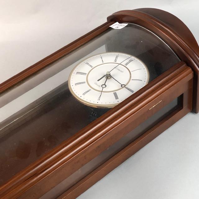 Lot 212 A LEONARDO QUARTZ WALL CLOCK