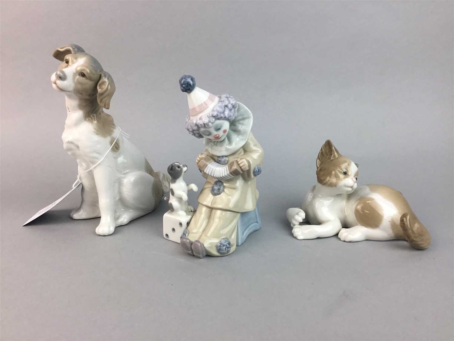 Lot 35 - A LOT OF LLADRO AND NAO FIGURES