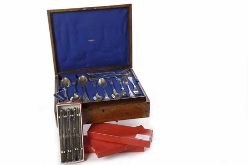 Lot 484 - EARLY 20TH CENTURY SILVER PLATED KINGS PATTERN...