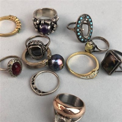Lot 66 - A LOT OF VINTAGE SILVER AND OTHER RINGS