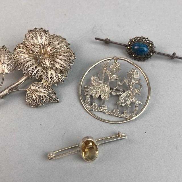 Lot 67 - A LOT OF VINTAGE SILVER AND OTHER BROOCHES