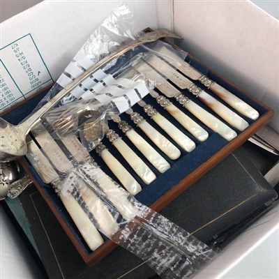 Lot 77 - A LOT OF SILVER PLATED FLATWARE