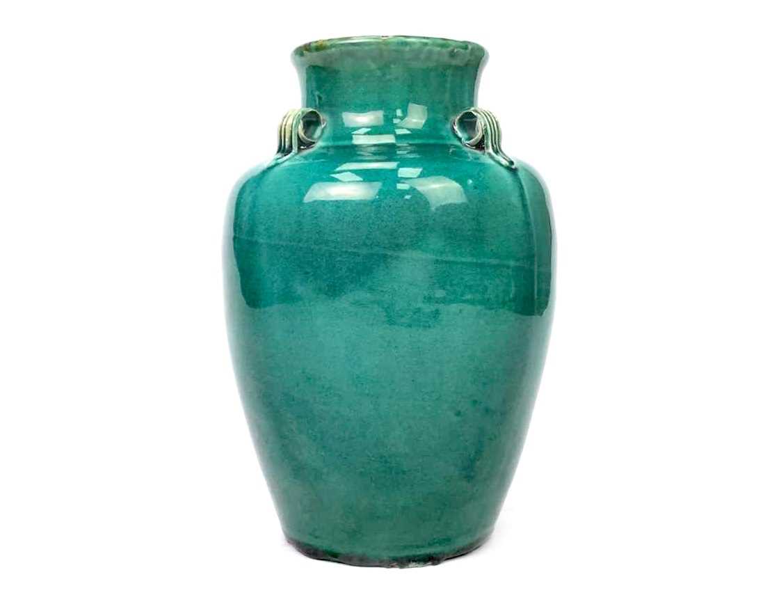 Lot 1090 - A 20TH CENTURY CHINESE MONOCHROME GREEN VASE