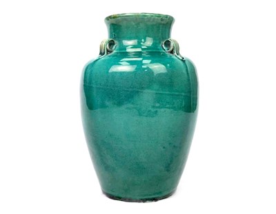 Lot 1090 - A 20TH CENTURY CHINESE MONOCHROME GREEN VASE