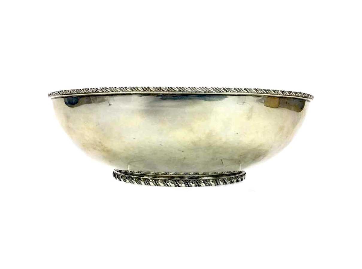Lot 869 - A MEXICAN SILVER BOWL