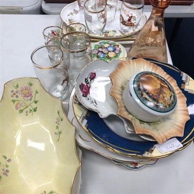 Lot 242 - A LOT OF ROBERT BURNS BLUE AND WHITE CIRCULAR PLATE AND OTHER CERAMICS AND GLASS