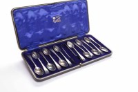 Lot 521 - SET OF TWELVE EARLY GEORGE V SILVER TEASPOONS...