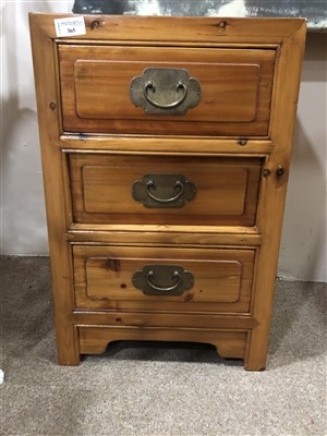Lot 365 - A PAIR OF BEDSIDE CHESTS
