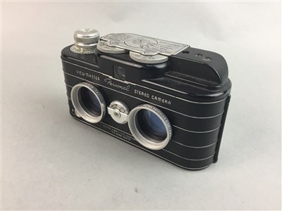 Lot 249 - A 1950's VIEW-MASTER STEREO CAMERA AND QEII PUTTER