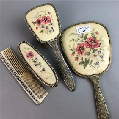 Lot 407 - A 20TH CENTURY VANITY SET, A LADIES CLUTCH AND A PART VANITY SET