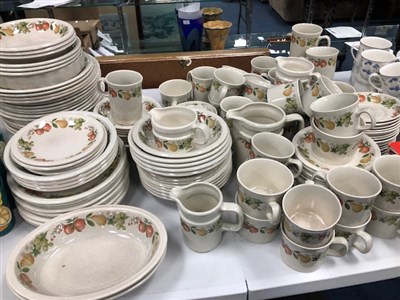 Lot 398 - A WEDGWOOD 'QUINCE' PART DINNER SERVICE