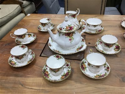 Lot 169 - A ROYAL ALBERT OLD COUNTRY ROSES PART TEA SERVICE