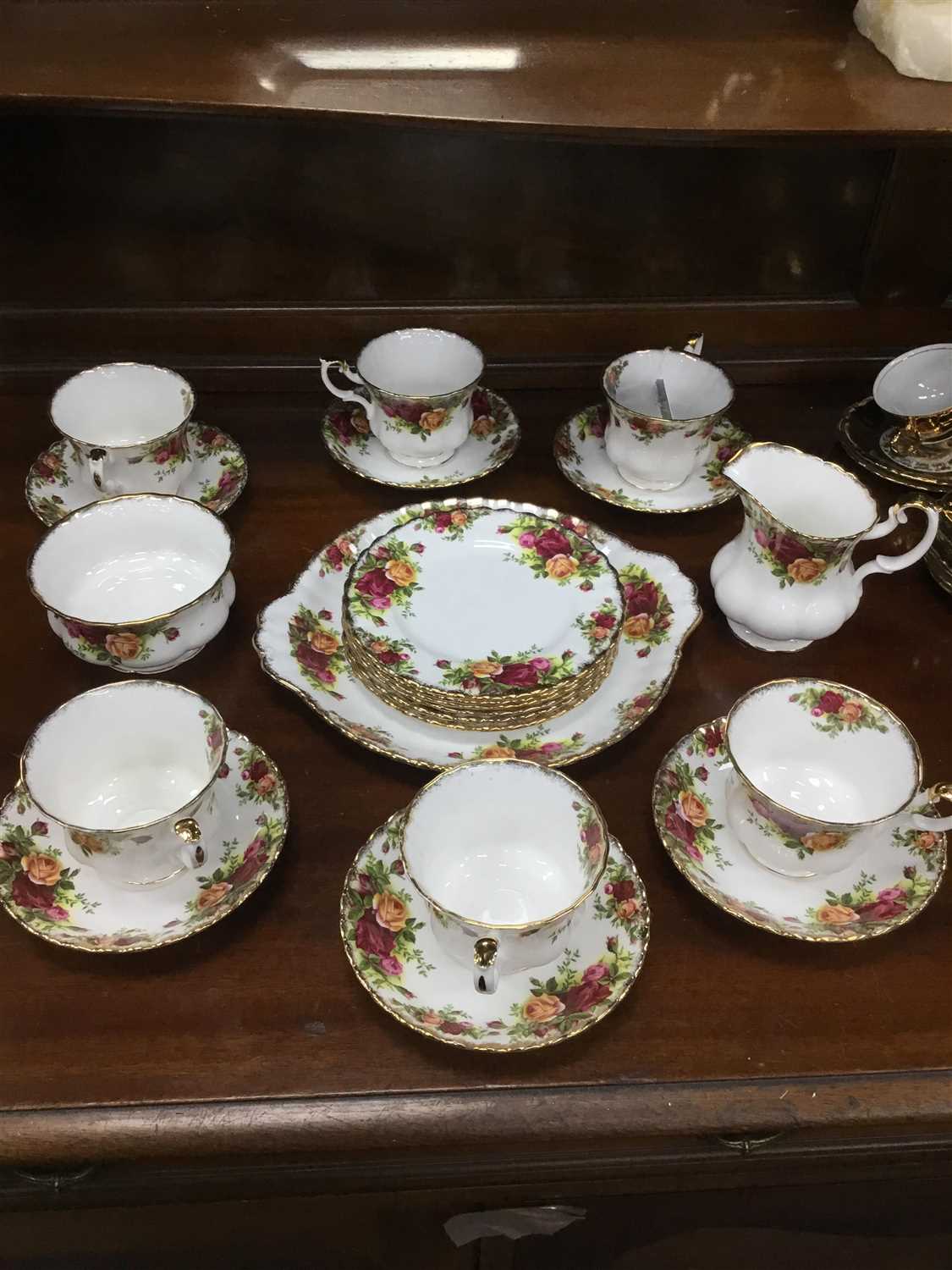Lot 505 - A ROYAL ALBERT OLD COUNTRY ROSES TEA SERVICE AND A COFFEE SERVICE