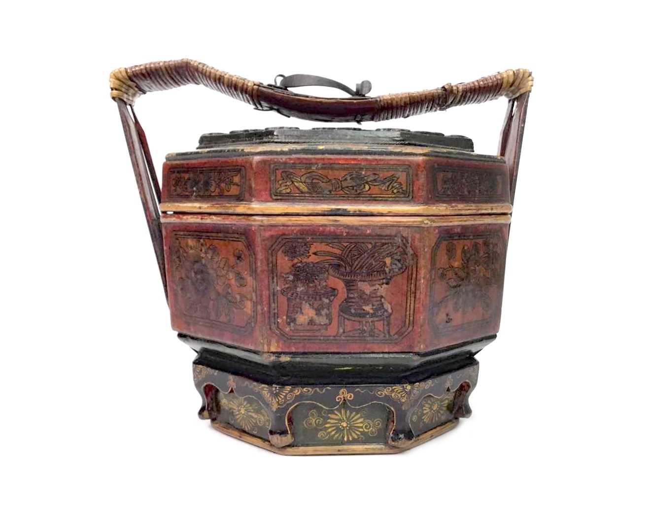 Lot 1102 - A 20TH CENTURY CHINESE LACQUERED WOOD WEDDING BASKET