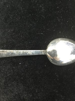 Lot 1110 - A LOT OF CHINESE AND MALAYSIAN SILVER SPOONS