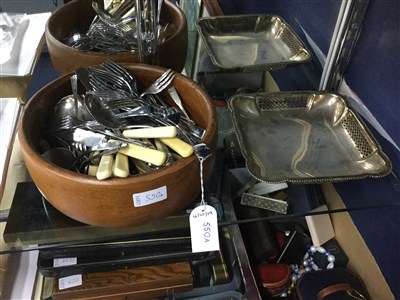 Lot 550A - A LOT OF PLATED FLATWARE
