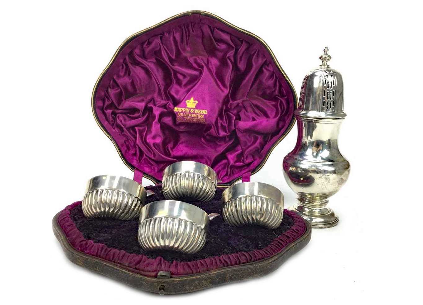 Lot 905 - A SILVER SUGAR CASTER AND FOUR SALT DISHES