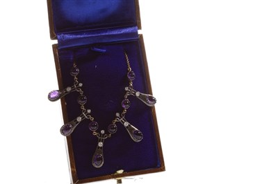 Lot 290 - AN AMETHYST AND DIAMOND NECKLACE