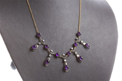 Lot 290 - AN AMETHYST AND DIAMOND NECKLACE