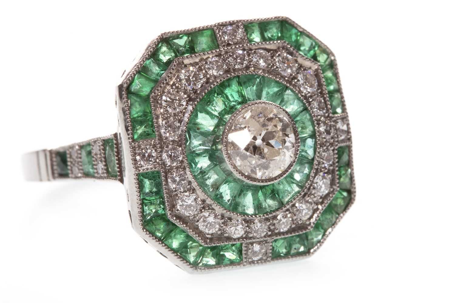 Lot 294 - AN ART DECO STYLE EMERALD AND DIAMOND RING