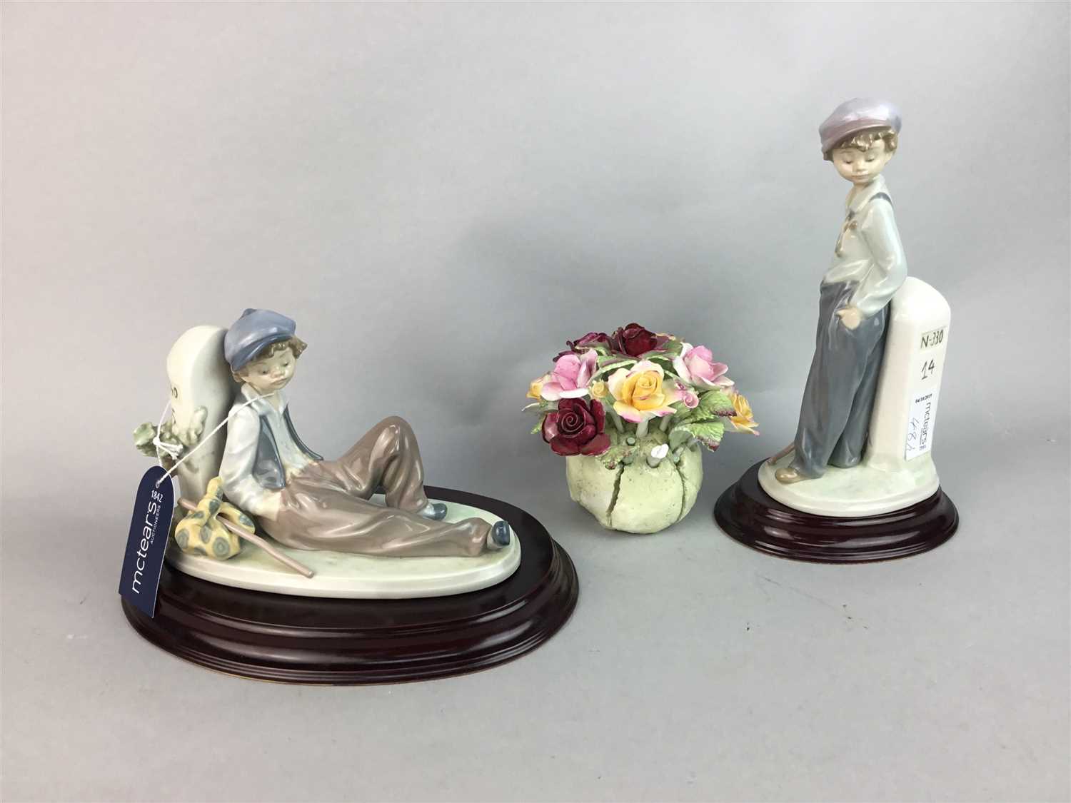 Lot 48 - A CHINA POSY AND TWO LLADRO FIGURES
