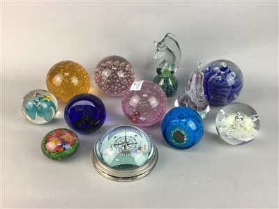 Lot 44 - A LOT OF GLASS PAPERWEIGHTS