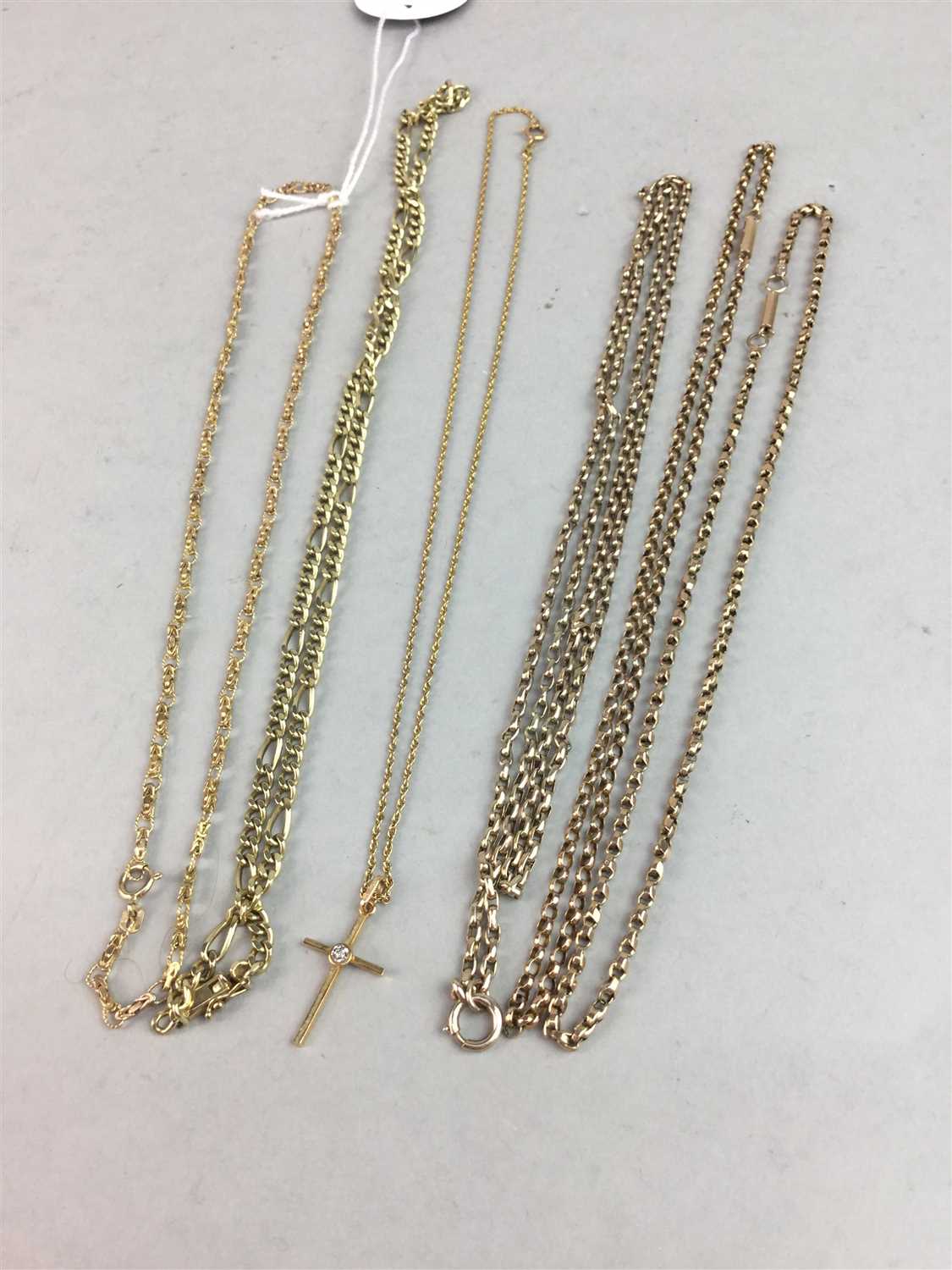 Lot 3 - A LOT OF GOLD AND OTHER NECK CHAINS