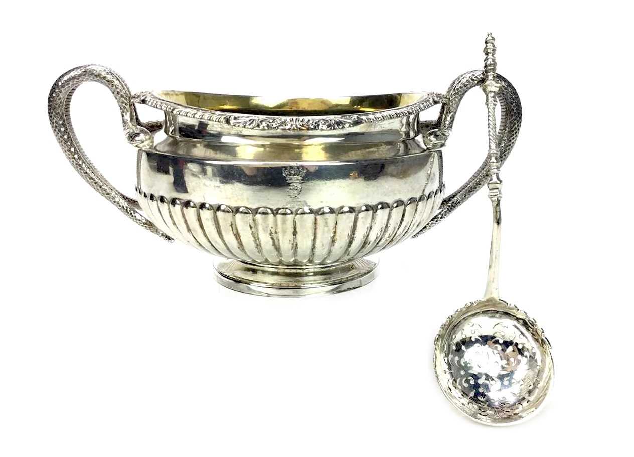 Lot 915 - A GEORGE III SILVER SUGAR BOWL WITH SIFTER SPOON