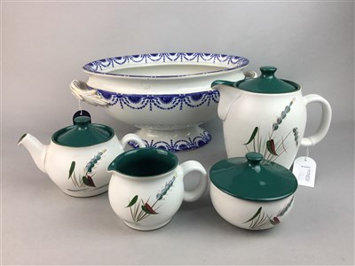 Lot 116 - A LARGE WORCESTER TUREEN WITH AN ASPARAGUS DISH AND COVER, AND DENBY TEA AND COFFEE SERVICE