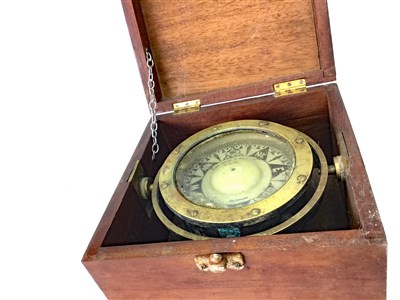 Lot 1398 - AN EARLY 20TH CENTURY MARINE COMPASS  BY ROBB MOORE & NEIL LTD.